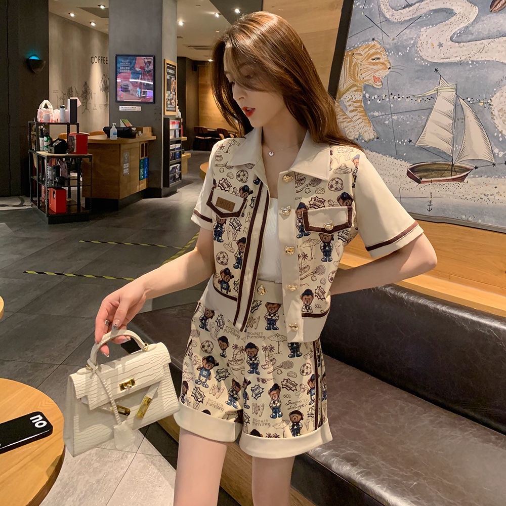 Set đồ 2 món gồm áo sơ mi tay ngắn và quần short thời trang trẻ trung cho nữ