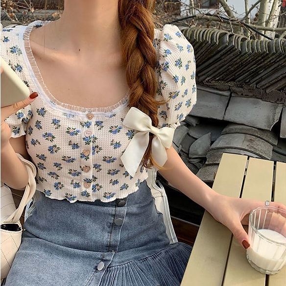 Set chân váy bò đuôi cá và áo croptop tay bồng hoa nhí