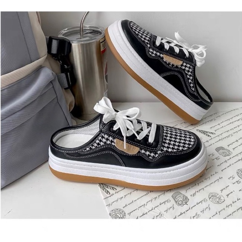 Sục thể thao kẻ caro