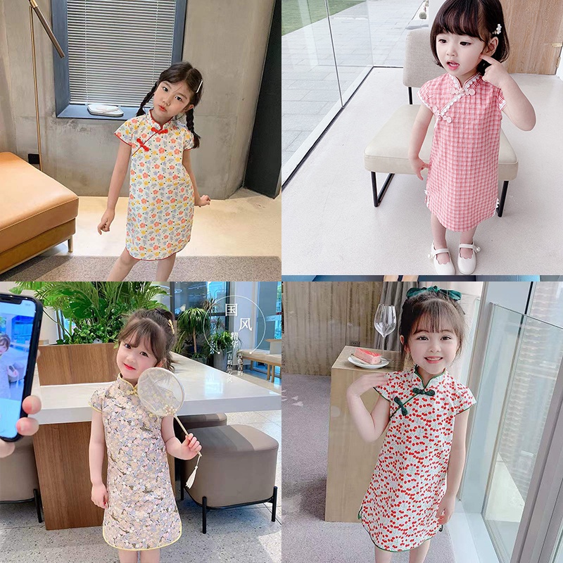Đầm sườn xám họa tiết hoa nhiều màu phong cách Trung Hoa cổ điển mừng năm mới cho bé gái