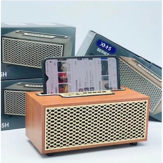Loa bluetooth XM5, loa XM5 thùng gỗ , thiết kế cổ điển sang trọng ,có giá để điện thoại ,âm thanh cực hay.