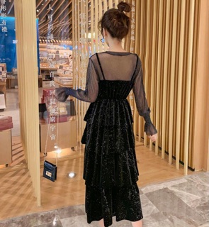 Váy tầng nhũ