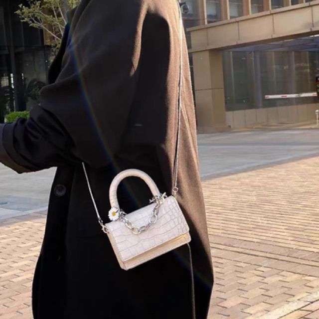 Túi sách mini đeo chéo hoa cúc