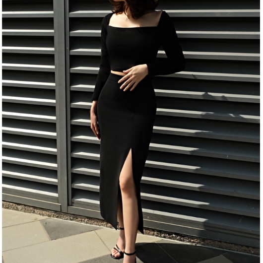 KAMELLIA - Mallorie Set - Set áo croptop ôm cổ vuông phối chân váy midi xẻ tà