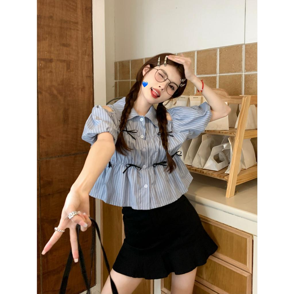 「 WELOVE1 」Áo Sơ Mi Tay Ngắn Phồng Phối Nơ Họa Tiết Kẻ Sọc Xanh Dương Thời Trang Hàn Quốc Dành Cho Bạn Nữ