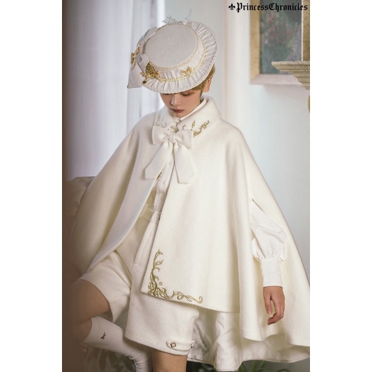 YAS0638-Áo choàng len hoàng giá thêu chỉ vàng