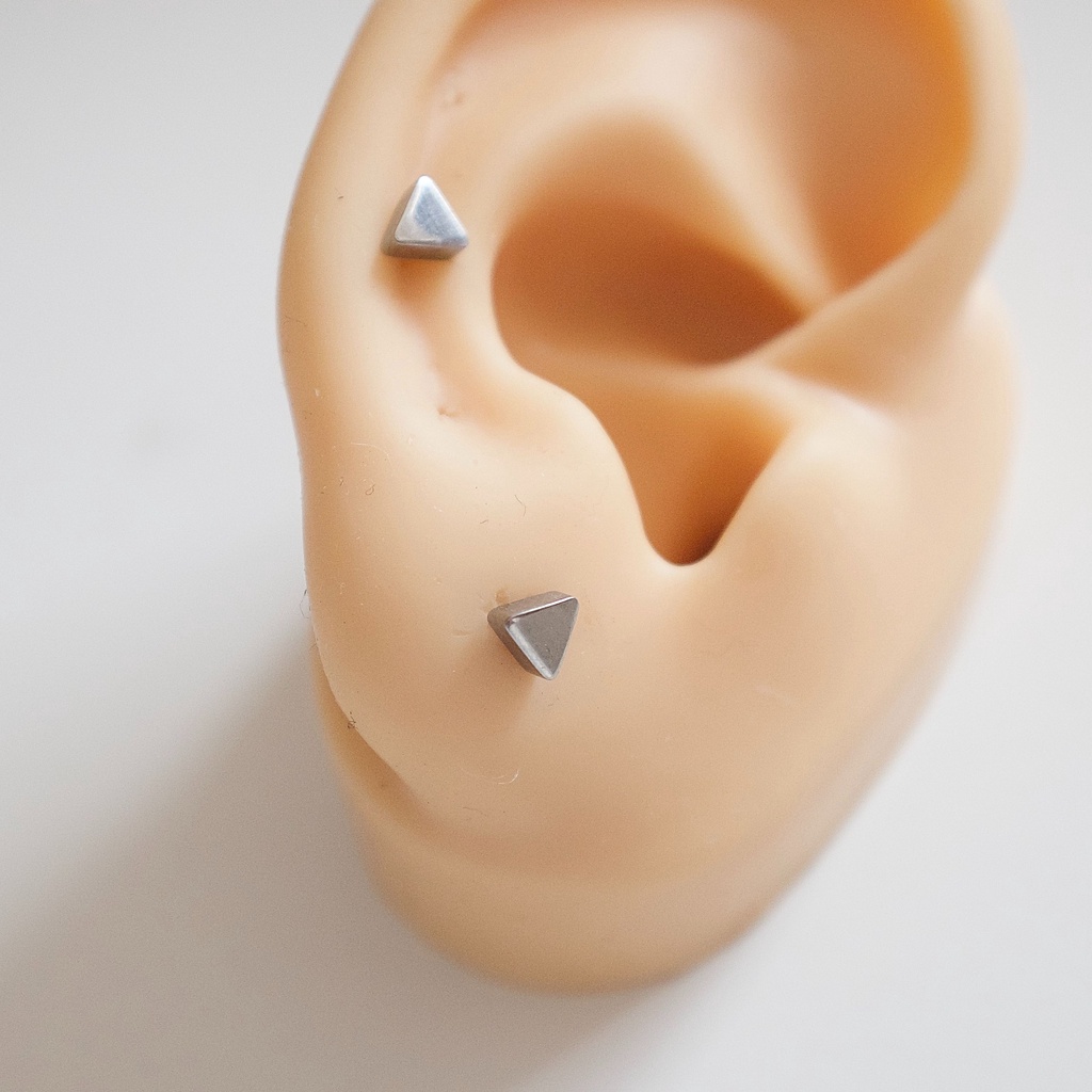 [1 Chiếc] Khuyên Tai Titan Unisex Hình Tam Giác Bi Tròn Không Gỉ Sét Không Ngứa Bông Tai Julies Box 66