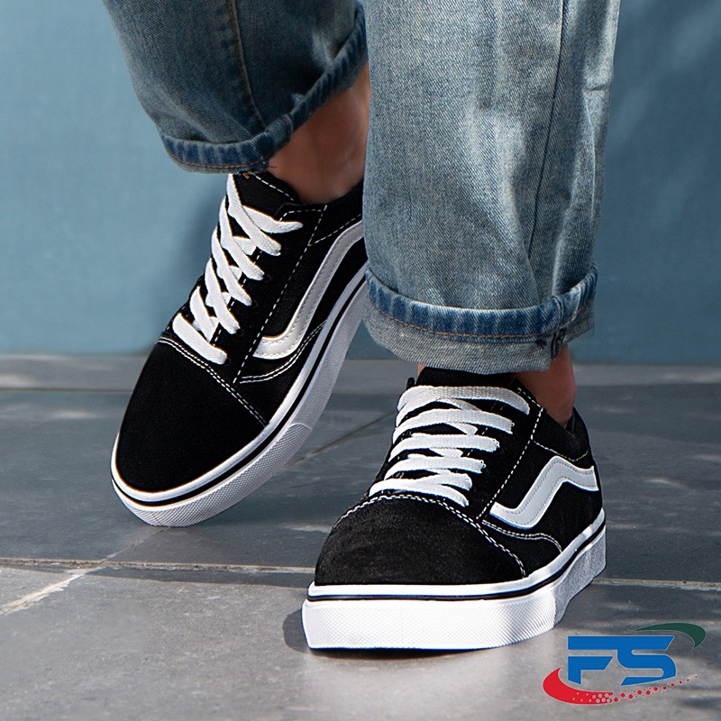 Black and white sports shoes 35-44