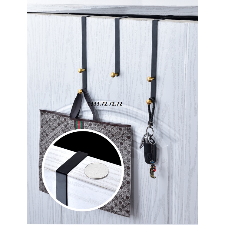 Móc treo quần áo gắn sau cánh cửa, không cần khoan đục