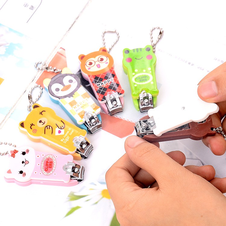 Bấm móng tay hình thù đáng yêu cho bé