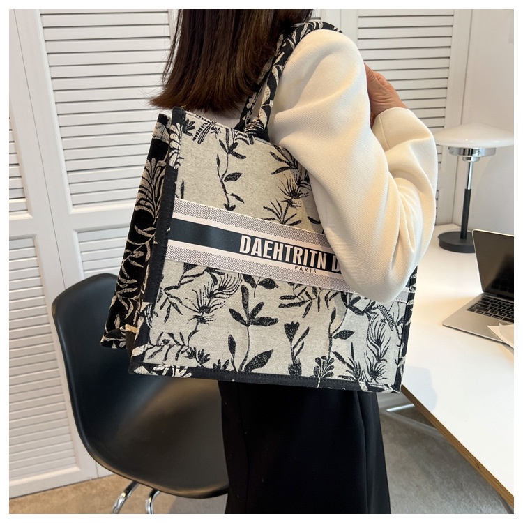 Túi Xách Đeo Vai Sức Chứa Lớn Mẫu Mới 2022 Thời Trang Mùa Hè Dành Cho Nữ