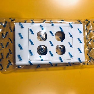 Mặt 4 lỗ công tắc MPE