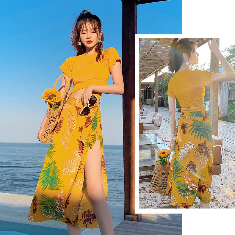 Bộ đồ bơi ba món kín đáo với áo bơi có tay, quần short và khăn choàng họa tiết cây lá mùa hè kiểu dáng Hàn Quốc 8107