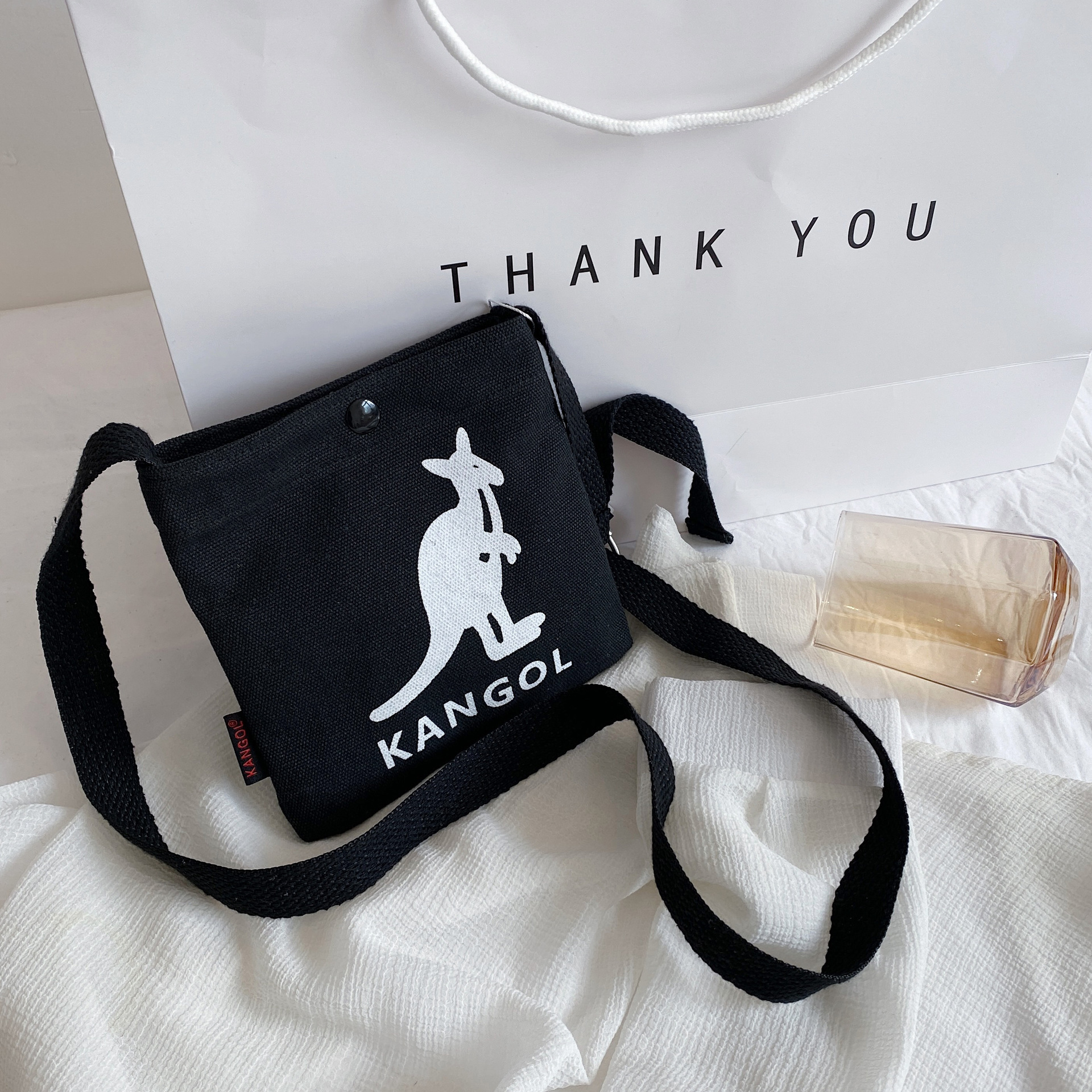 TúI đEo Vai VảI Kangol DàNh Cho Phụ Nữ ThờI Trang ThườNg NgàY Kangaroo Side Mini Crossbody ChéO TúI VuôNg Nhỏ 2021 MớI All-Match TrắNg đEn