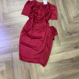 Đầm lụa nhún eo quyến rũ