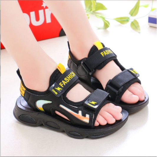 Sandal bé trai đi học , giày đi học bé trai siêu nhẹ size 27- 37 siêu nhẹ - SD223