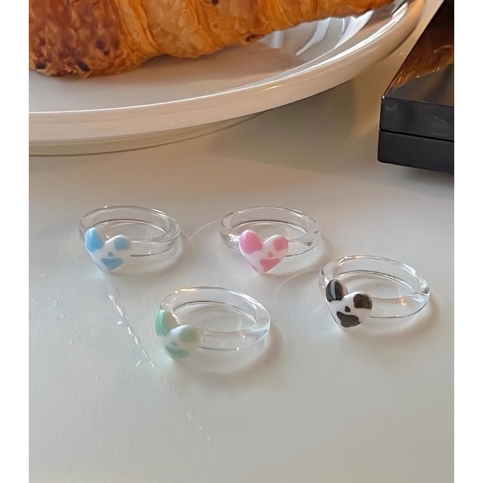 Nhẫn Đeo Tay Dễ Thương Nhựa Trong Hình Trái Tim Đốm Màu - NHAN1057