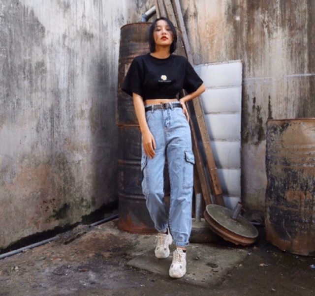 Áo thun croptop thêu hoa cúc bo eo HÀNG Y HÌNH 100%
