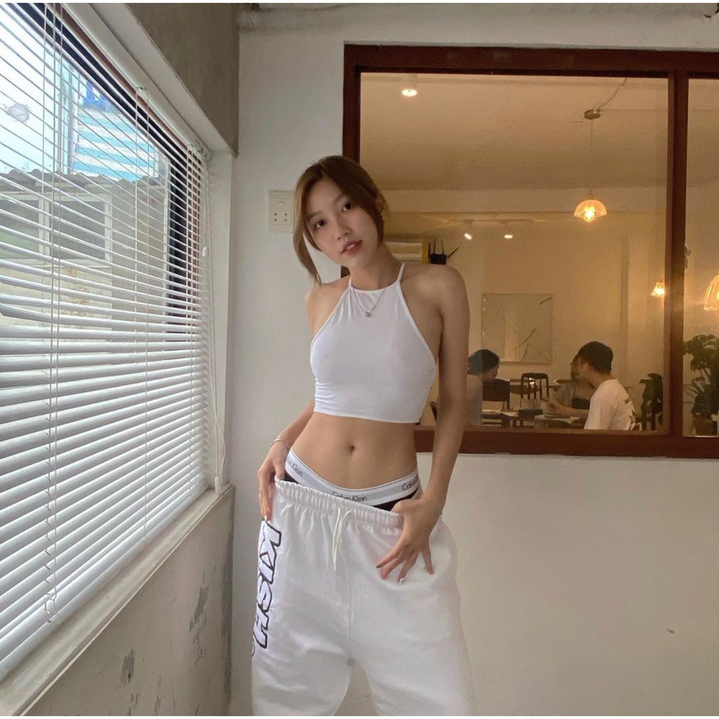 - áo croptop dây dạng yếm