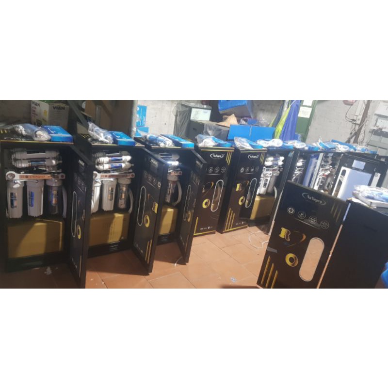 Máy lọc nước RO 10lit/h 9cấp lọc  + tủ kính cường lực