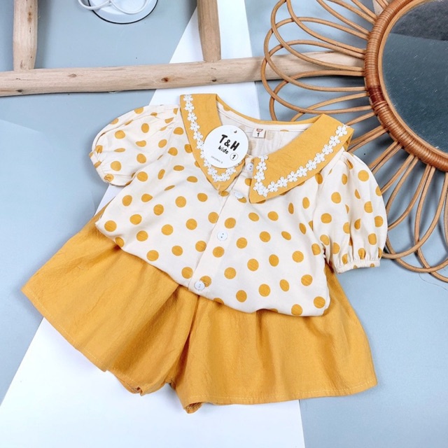 Bộ bé gái, Bộ đũi cộc tay chấm bi, cổ sen cực xinh từ