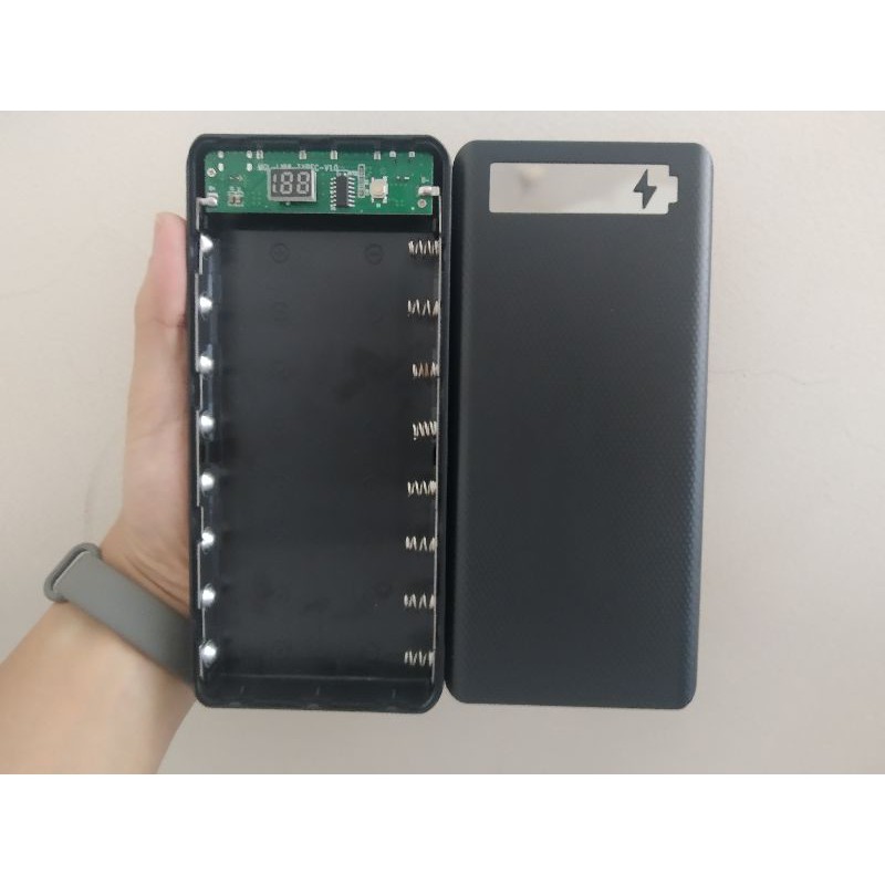 Box sạc dự phòng 8 cell 18650 LCD hiển thị bảo vệ chống ngược cực(Không pin)