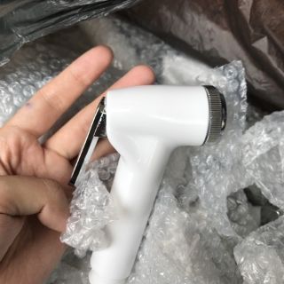 Vòi xịt vệ sinh nhựa bền bỉ cho mọi nhà