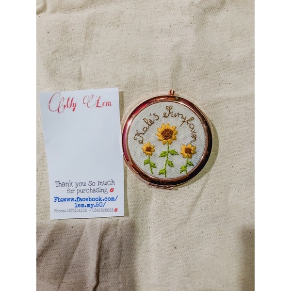 Gương thêu tay