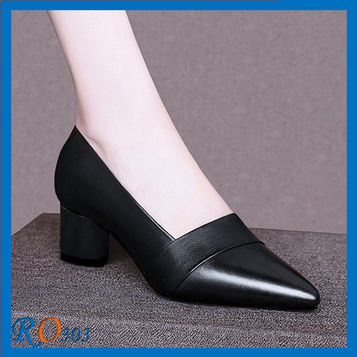 Giày bít mũi nữ hàng hiệu ROSATA sành điệu RO303