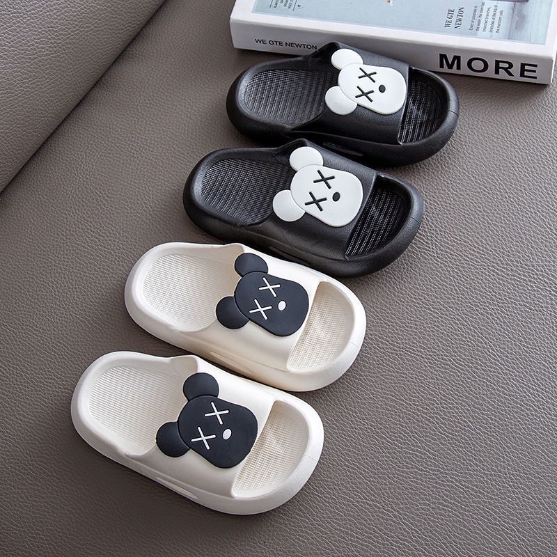 Dép gấu Kaws phong cách Hàn Quốc cho bé 🐻