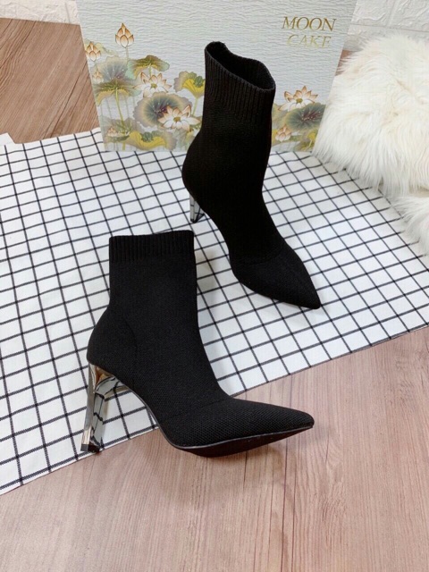 Boot gót vuông tráng gương | BigBuy360 - bigbuy360.vn