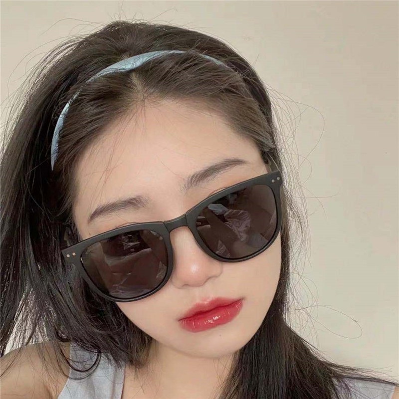 Kính râm nam nữ thời trang gấp gọn cầm tay ms184