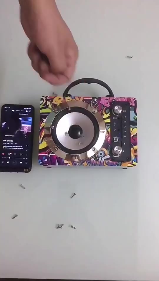 Loa Bluetooth Không Dây, Bass Cực Mạnh, Họa Tiết Graffiti Có Thẻ Nhớ SD Di Động Ngoài Trời,  Sử dụng liên tục 6 tiếng | BigBuy360 - bigbuy360.vn