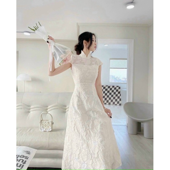 Đầm nữ trắng cổ tàu vải ren in hoa nổi cực đẹp form chuẩn cực tôn dáng | BigBuy360 - bigbuy360.vn