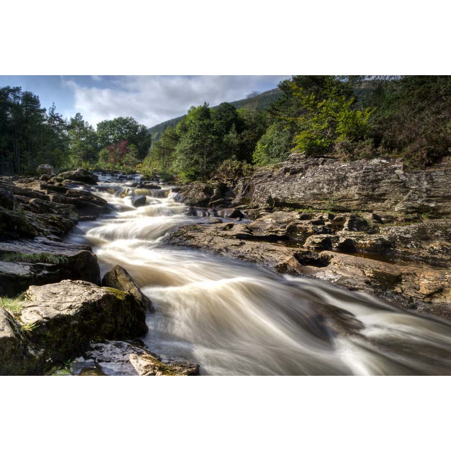 Tranh dán tường Việt Nam 3D Màu sắc tươi sáng, độ sắc nét cao, độ bền màu từ 10 năm trở lên.