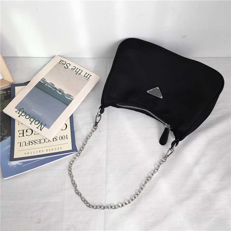 Túi xách dây đeo phối xích màu đen thiết kế thanh lịch thời trang