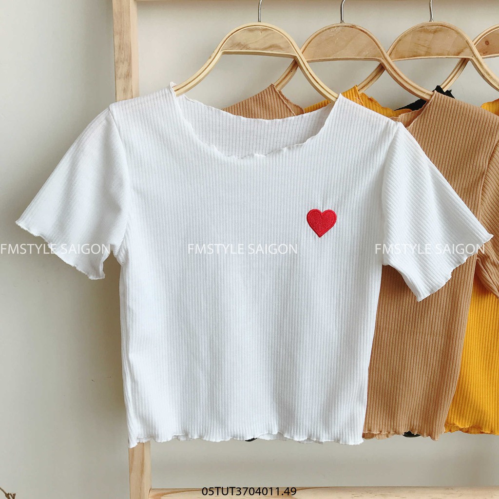 Áo thun tay ngắn THÊU TIM ulzzang thời trang nữ Fmstyle Saigon 21TU05T371902 | BigBuy360 - bigbuy360.vn