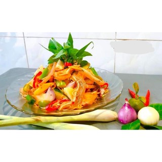Tai heo trộn xoài sốt tắc