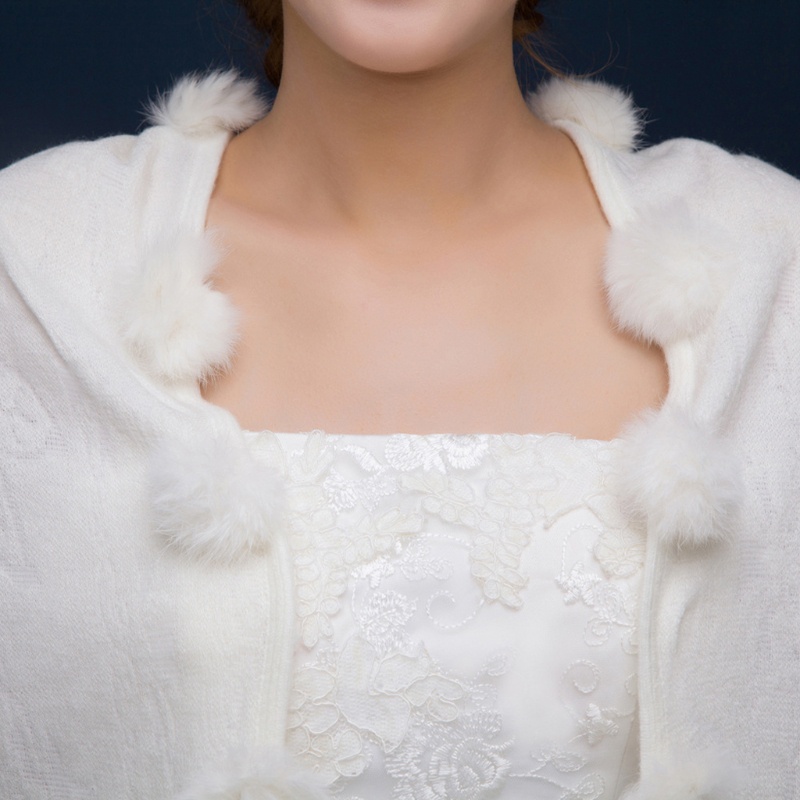 Khăn Choàng Tua Rua Đính Bóng Lông Cho Cô Dâu