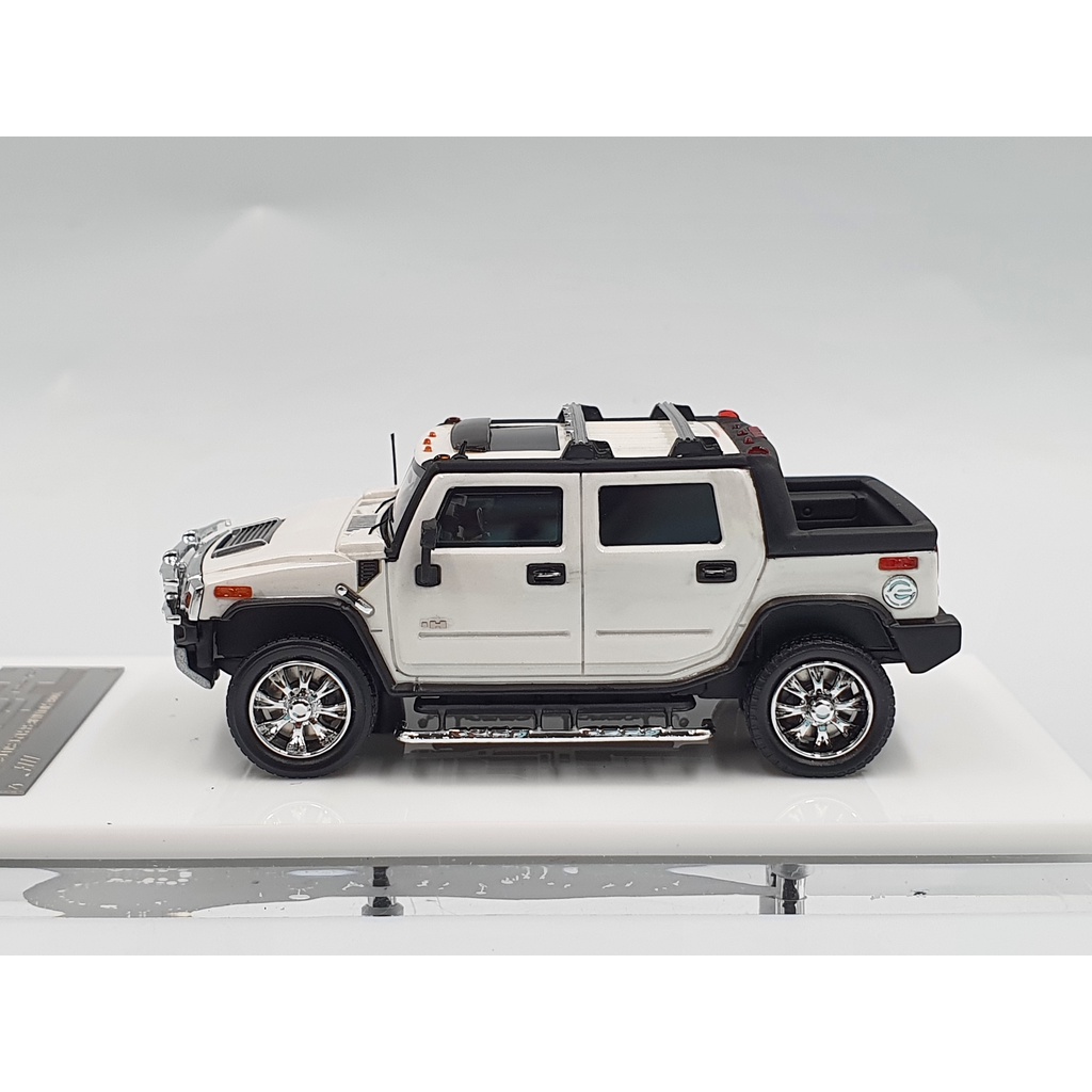 Xe Mô Hình Hummer H2 2008 Tỉ lệ 1:64 Hãng sx Motor Helix ( Trắng )