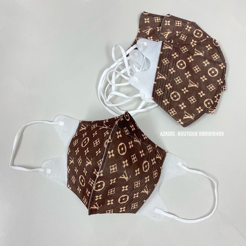 Set 10 cái khẩu trang 5D họa tiết thương hiệu dành cho người lớn