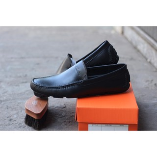 Clarks Đen