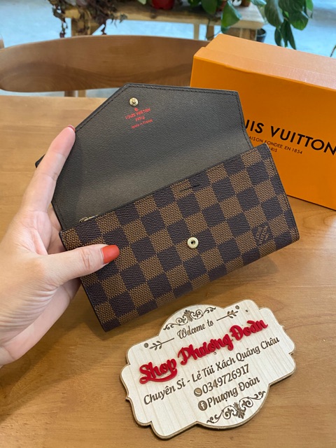 Ví Năp nhọn cầm tay vừa Plus kèm hộp size 20cm