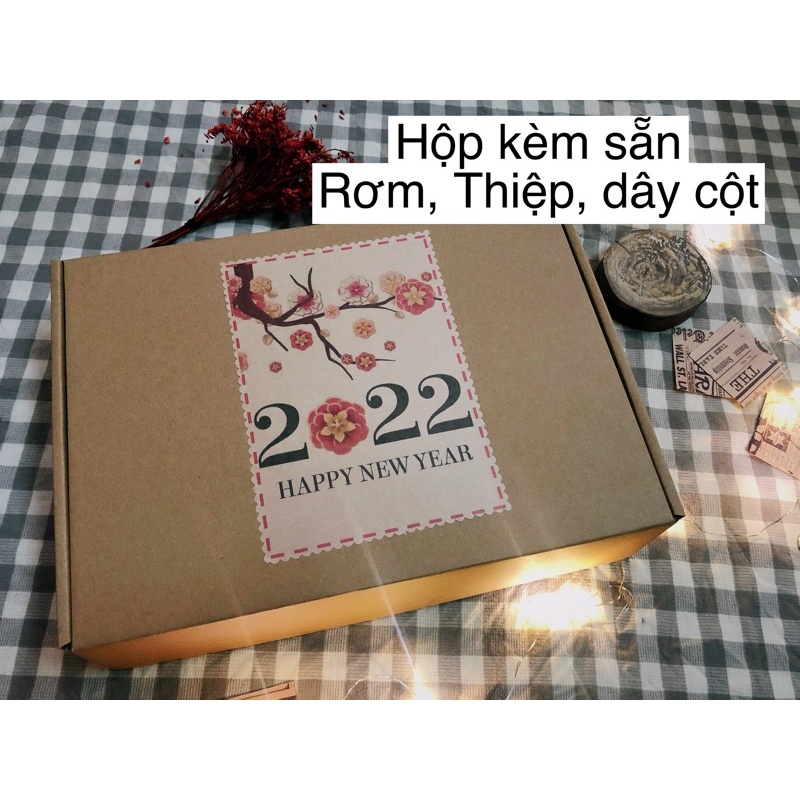 [Trend] Hộp quà kraft sinh nhật, 8/3, năm mới 20/11, 20/10, valentine… tặng kèm name tag và rơm thiệp dây cột