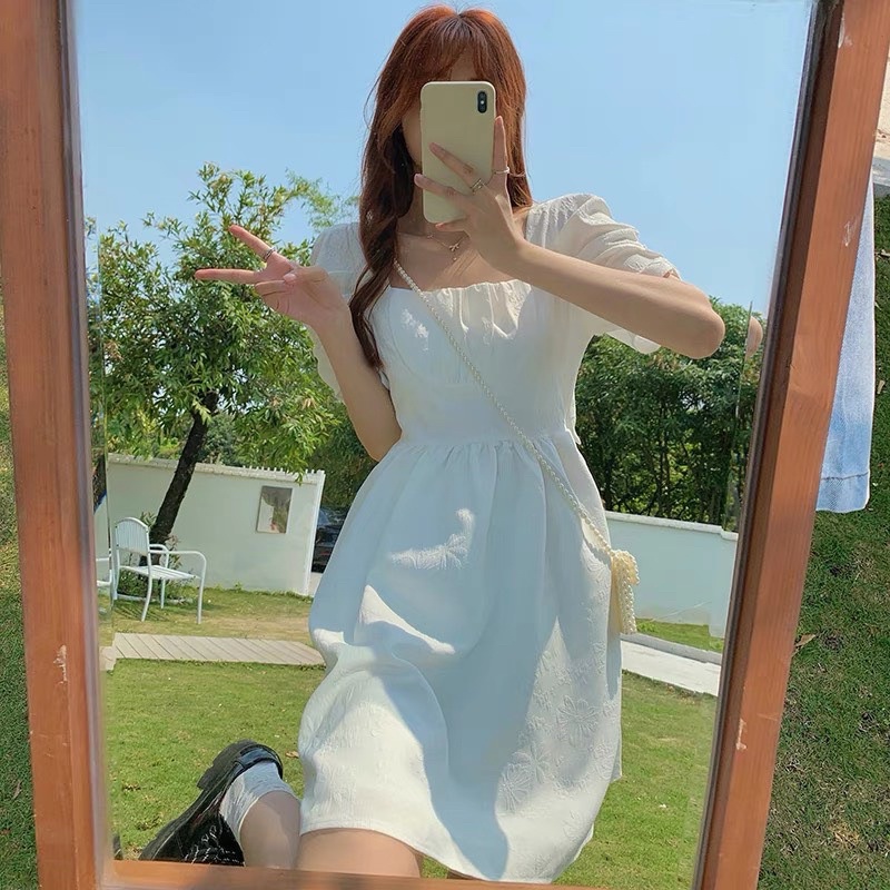 ĐẦM GẤM XỐP CỔ VUÔNG GỢN SÓNG KHOÉT LƯNG