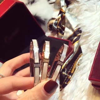 Vòng tay 3 đá xà cừ trắng V07