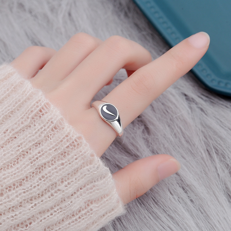 Nhẫn đeo tay kim loại phong cách retro thời trang cho nam nữ