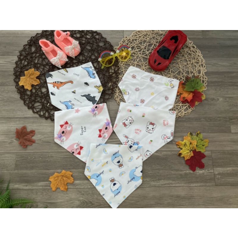 Yếm Tam Giác Cotton có nút bấm cho bé