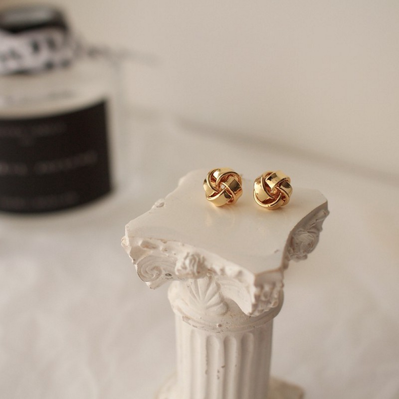 Đôi Khuyên Tai Hình Học Nhỏ Xinh Thiết Kế Đơn Giản Nữ Tính Dành Cho Phụ Nữ