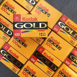 Film chụp ảnh Kodak Gold 100
